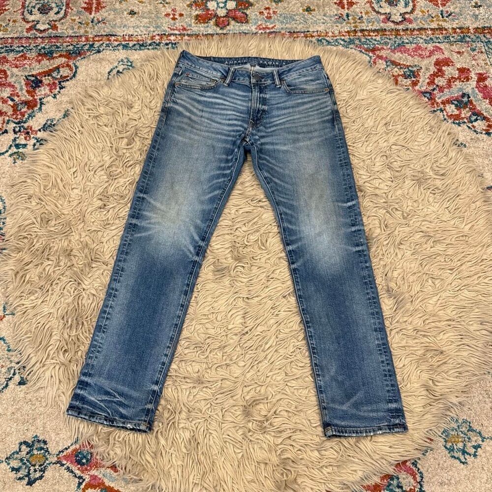 American Eagle slim straight jeans size 31x32